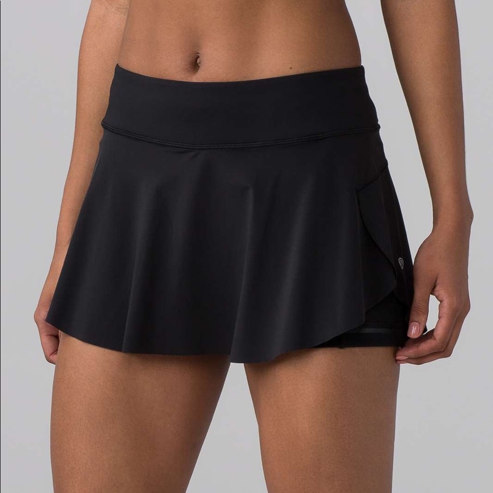 ISO Lululemon Quick Pace skirt in black or white!